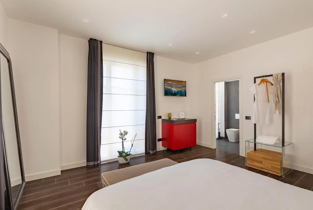 ** Guest house Qui Vicino Boutique Rooms And Suites Trapani Italy